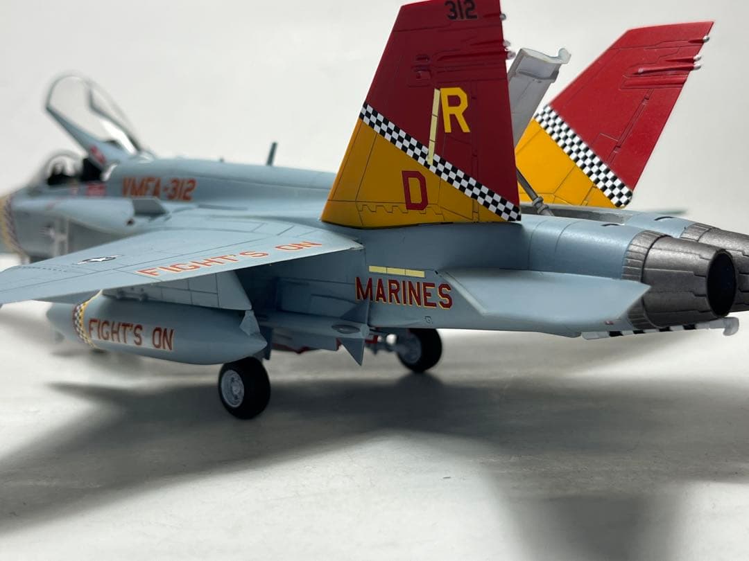 ハセガワ 1/72 F/A-18C （完成品×2）