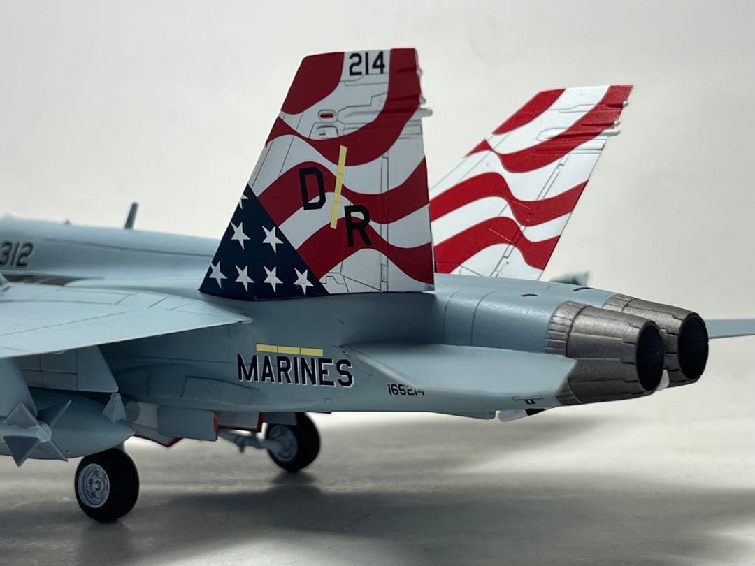 ハセガワ 1/72 F/A-18C （完成品×2）