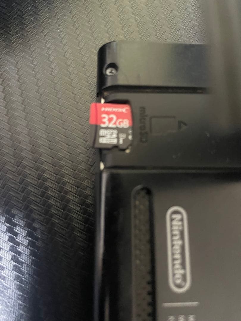 Nintendo Switch本体のみと コントローラー 黒とSDカード32GB