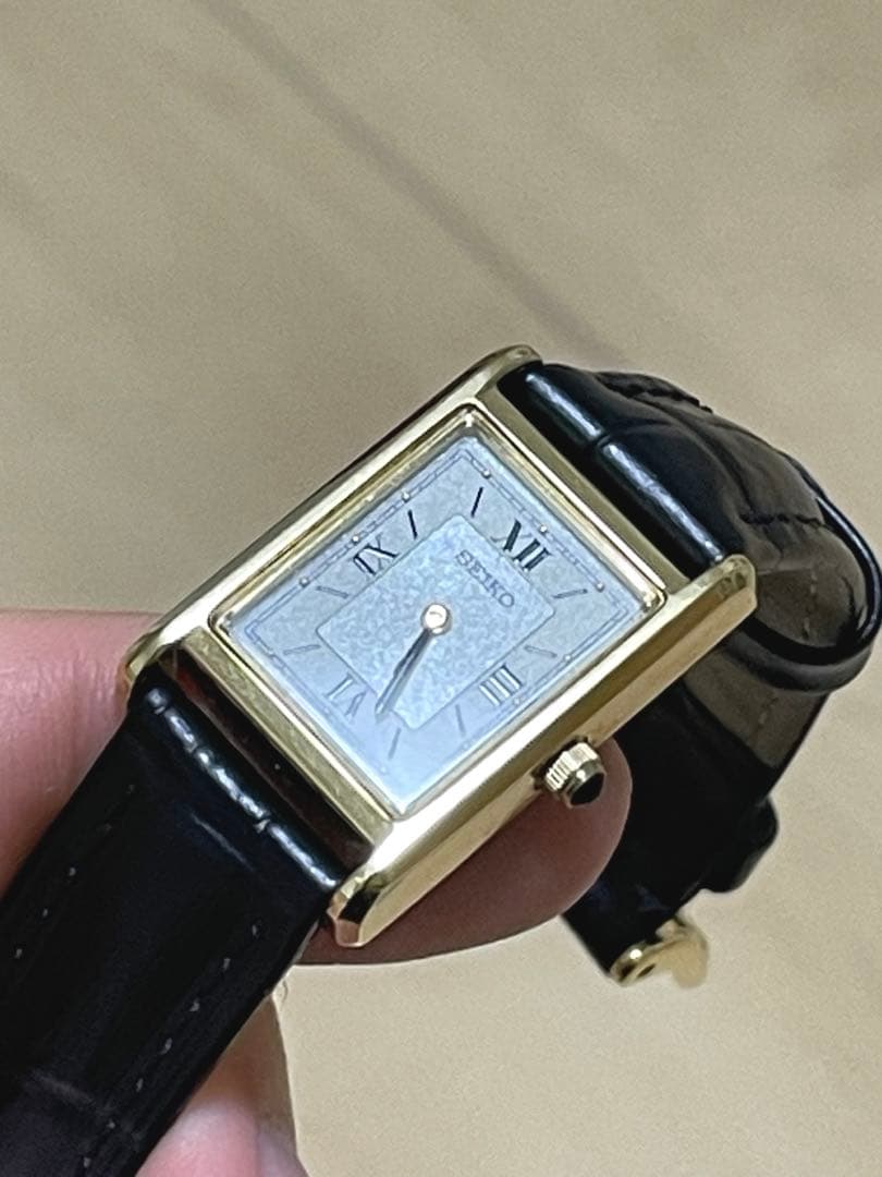 【※最終値下げ】【美品・ベルト未使用】SEIKO レディス 時計 スクエア