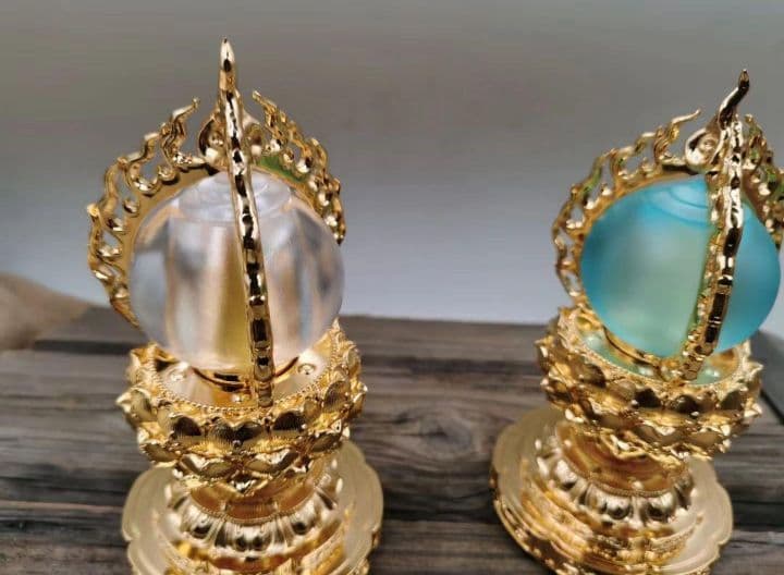 【修縁堂】釈迦如来の宝珠です 銅メッキ 瑠璃を携帯する 法具古美術品