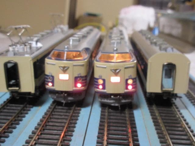 国鉄 寝台特急電車 581系 4両セット HOゲージ　（金属製・カツミ製）