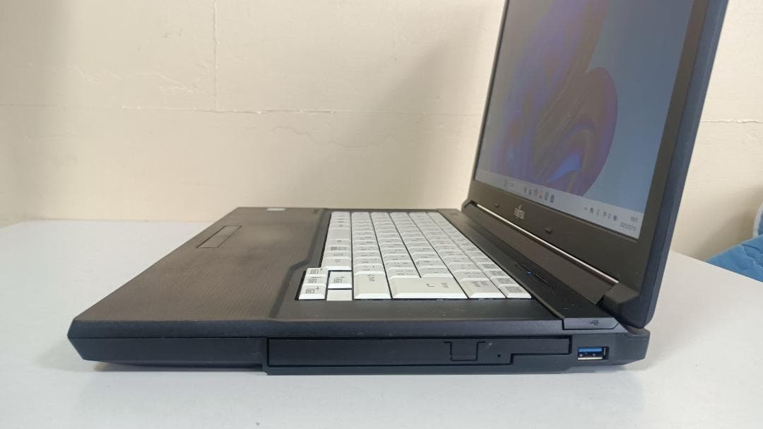 ⭐️ノートパソコンFUJITSU第六世代Core i5 SSD256Gメモリ8G