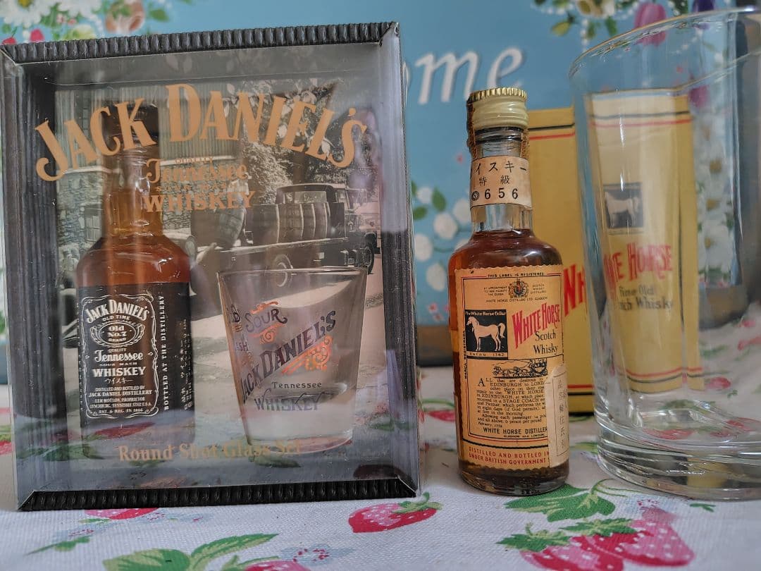 ジャックダニエル　50ml ホワイトホース　左馬ラベル　ミニボトル　グラスセット