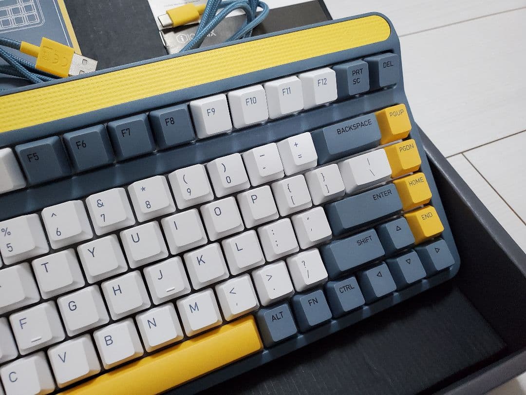 IQUNIX A80 メカニカルキーボード【赤軸】