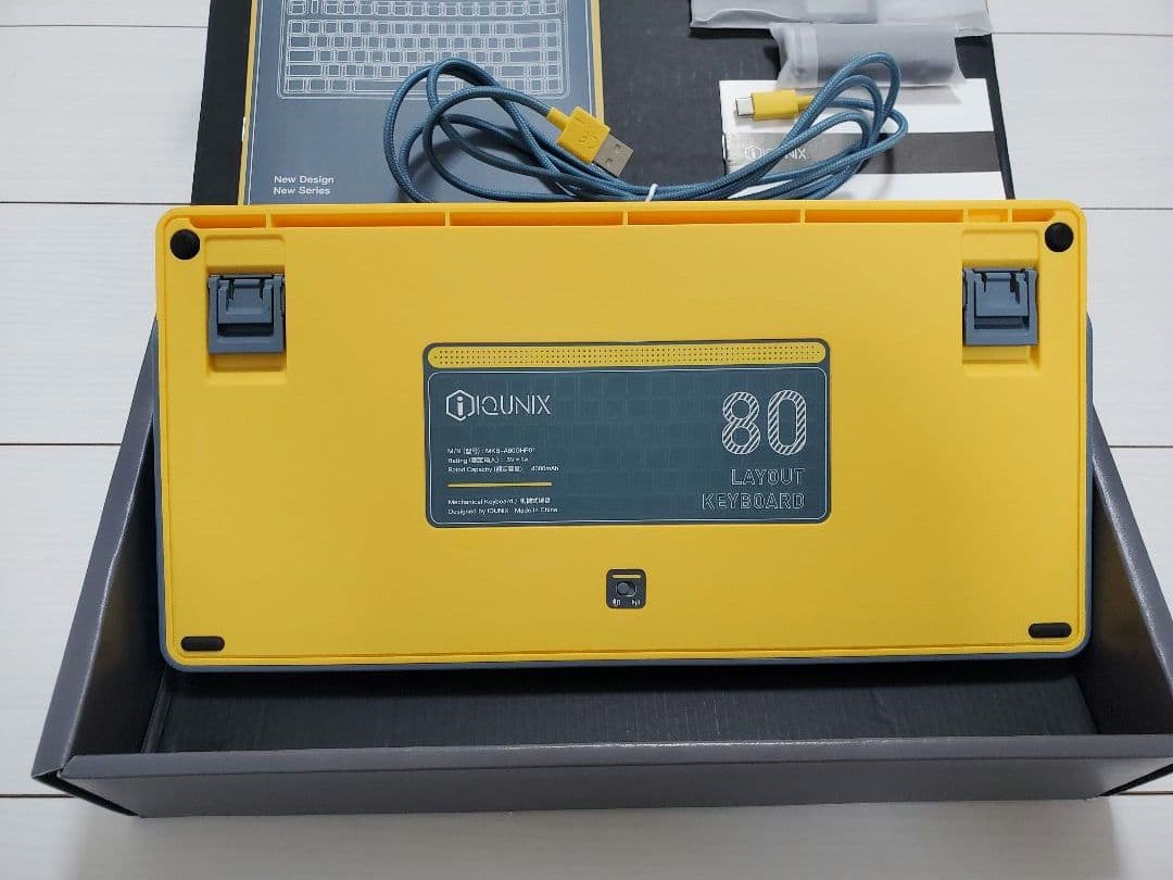 IQUNIX A80 メカニカルキーボード【赤軸】