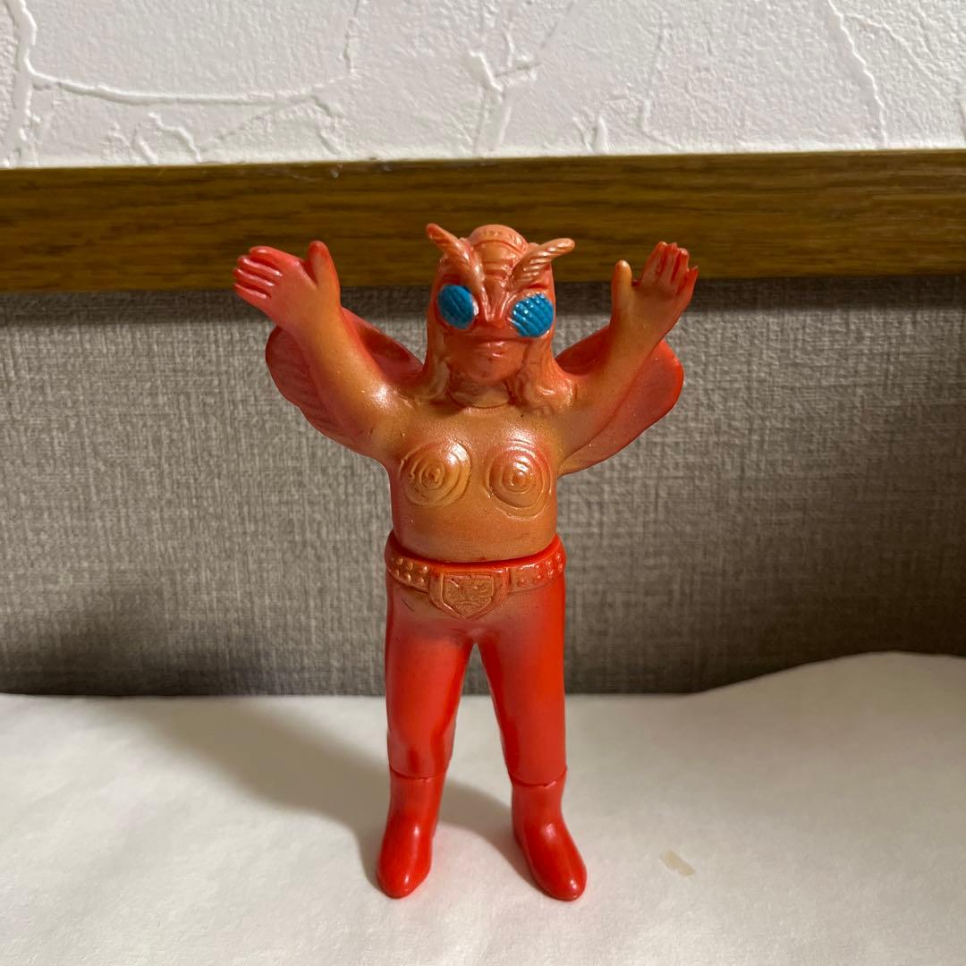 ⚠️レア　珍色　旧バンダイ　蜂女　ハチ女　ミニソフビ　当時物