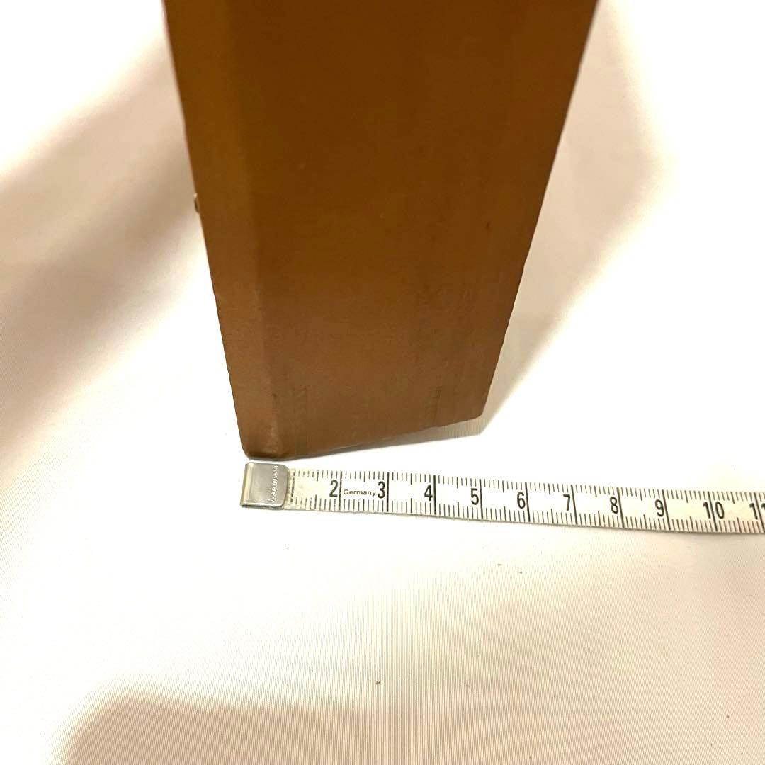 ルノワール　わら束を持つ少女 木製フレーム付き　油彩画/花を持つ少女