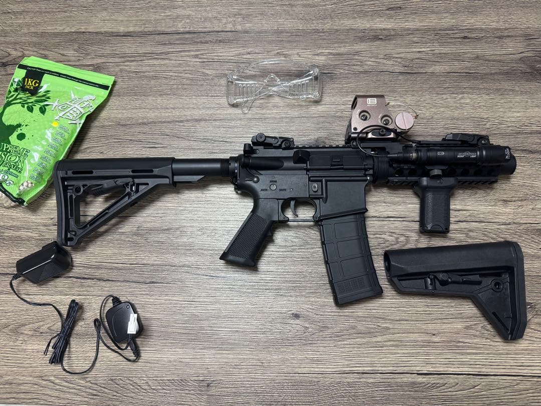 DMT-07 M4 電動ガン ライトパトリオット 付属品多数（18歳以上対象）