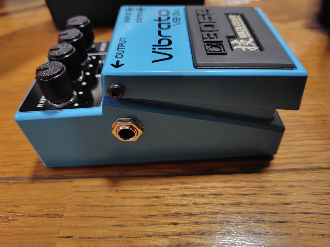 ギター BOSS Vibrato VB-2W