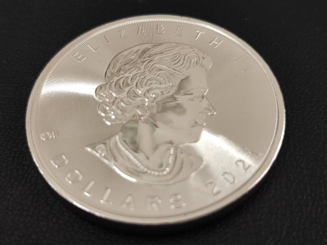 カナダ 2021年 1オンス エリザベス銀貨 5ドル 純銀 ケース入 美品