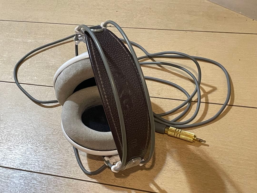 AKG K701-Y3 オープンエアー型プロフェッショナル・ヘッドホン