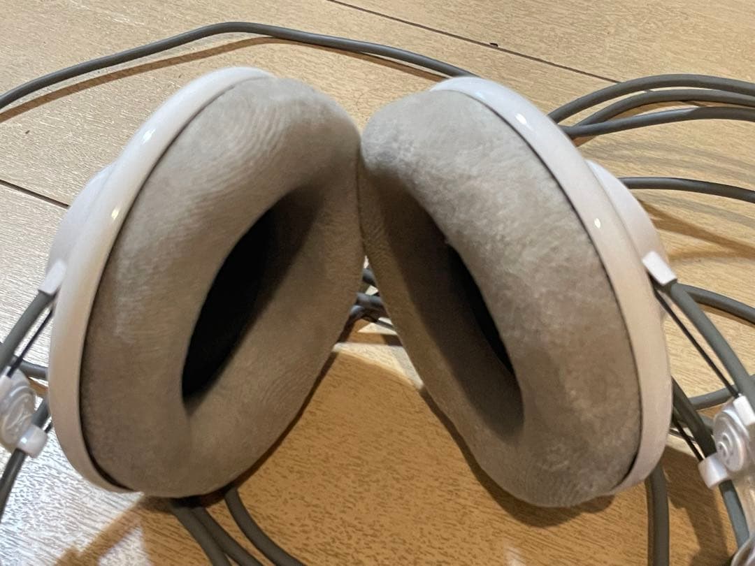 AKG K701-Y3 オープンエアー型プロフェッショナル・ヘッドホン