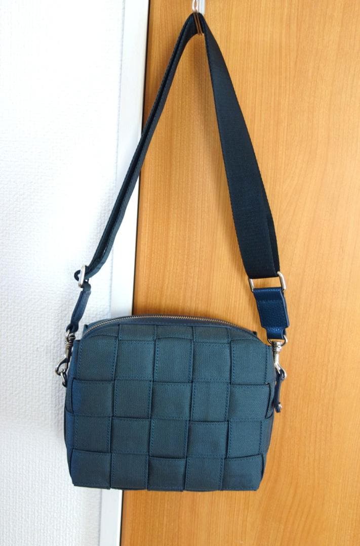 IACUCCI ショルダーバッグ ベルタ CORDURA Sサイズ ネイビー