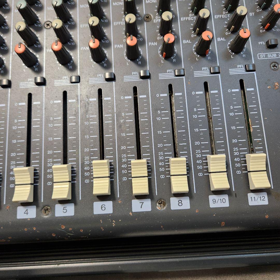 配信機器・PA機器・レコーディング機器 YAMAHA EMX2000 powered mixer