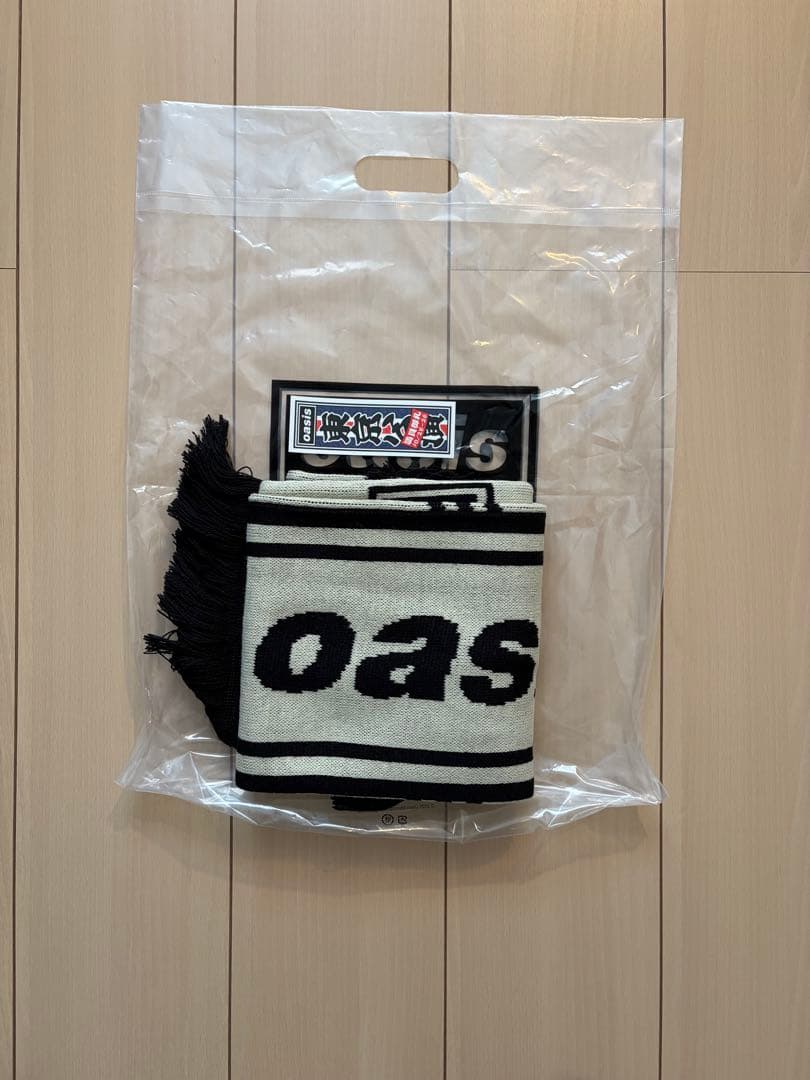 oasis フットボールスカーフ live '25 新品未使用　ステッカー付き