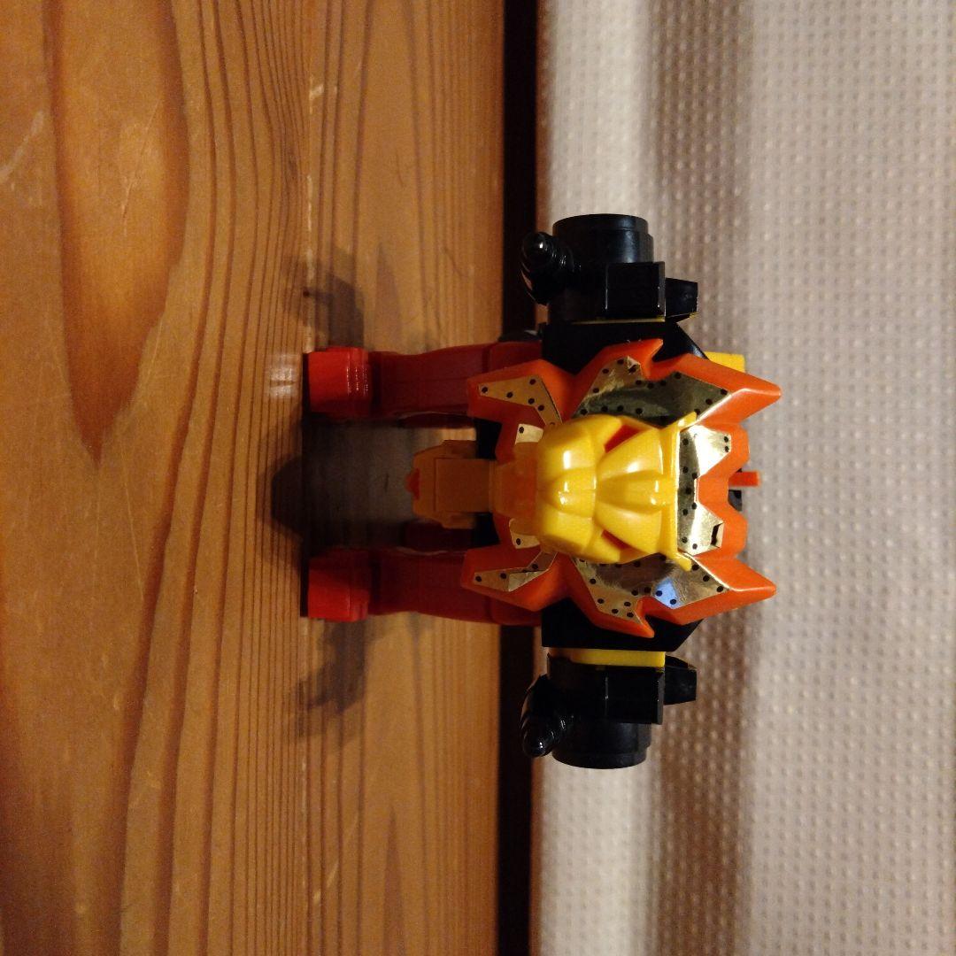 トランスフォーマー　アニマトロン巨重合体兵　プラッキング