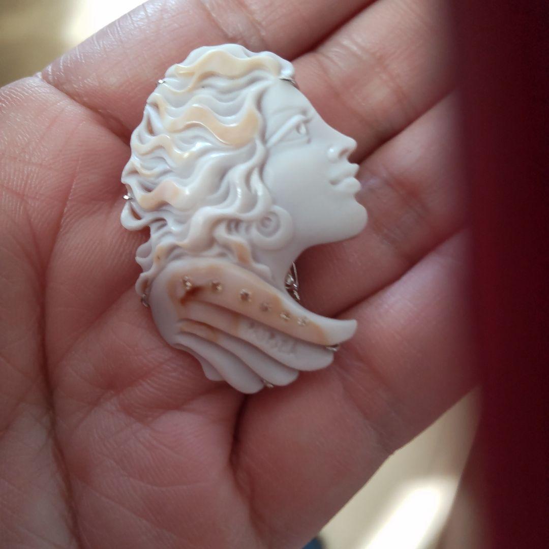 小春日和様　　k18WG　シェルカメオブローチ＆　パルラーティ　ダイヤ付