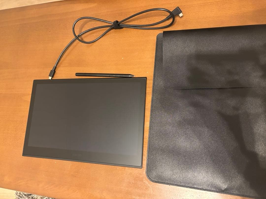 液タブ・ペンタブ Wacom Movink 13 (DTH135K0C)