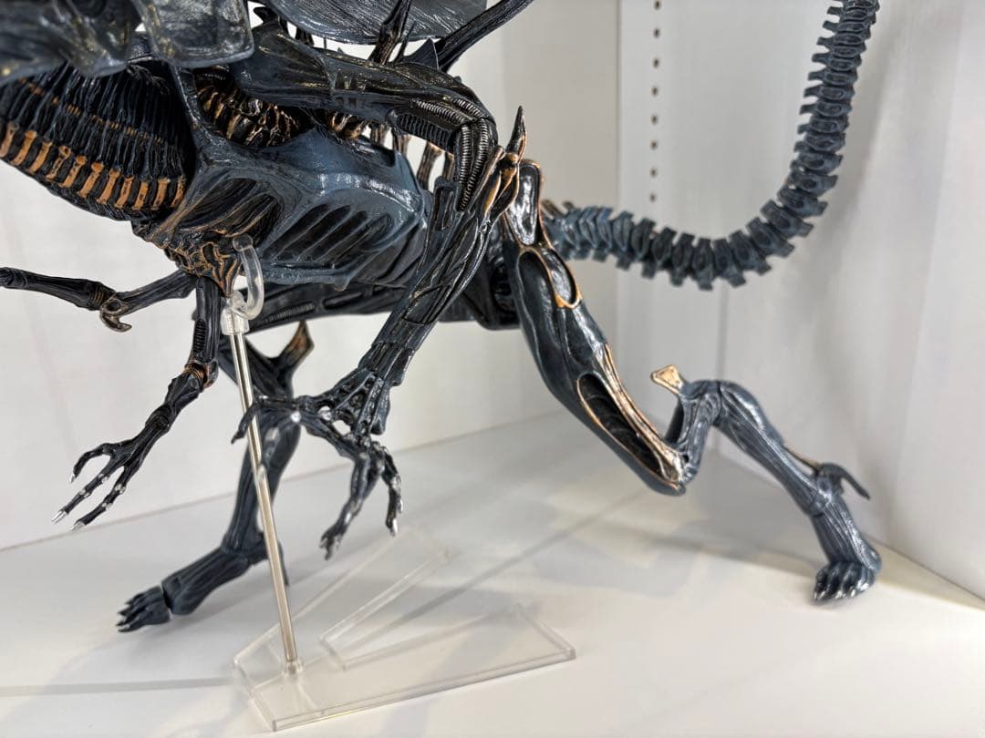 ネカ　エイリアン　クイーン　豆魚雷　デラックスアクションフィギュア