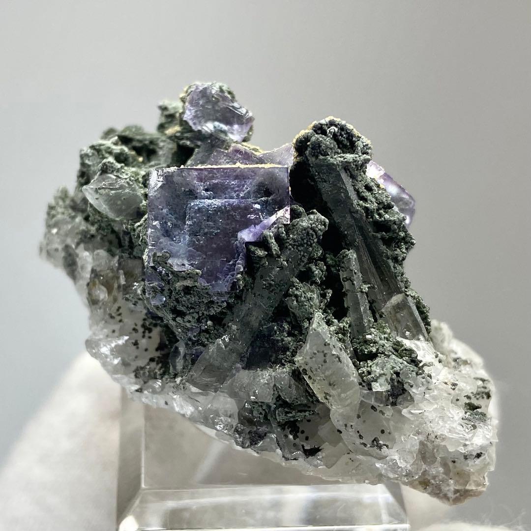 フローライト　クォーツ　ヤオガンシャン　鉱物標本　原石　天然石　ストーン　共生