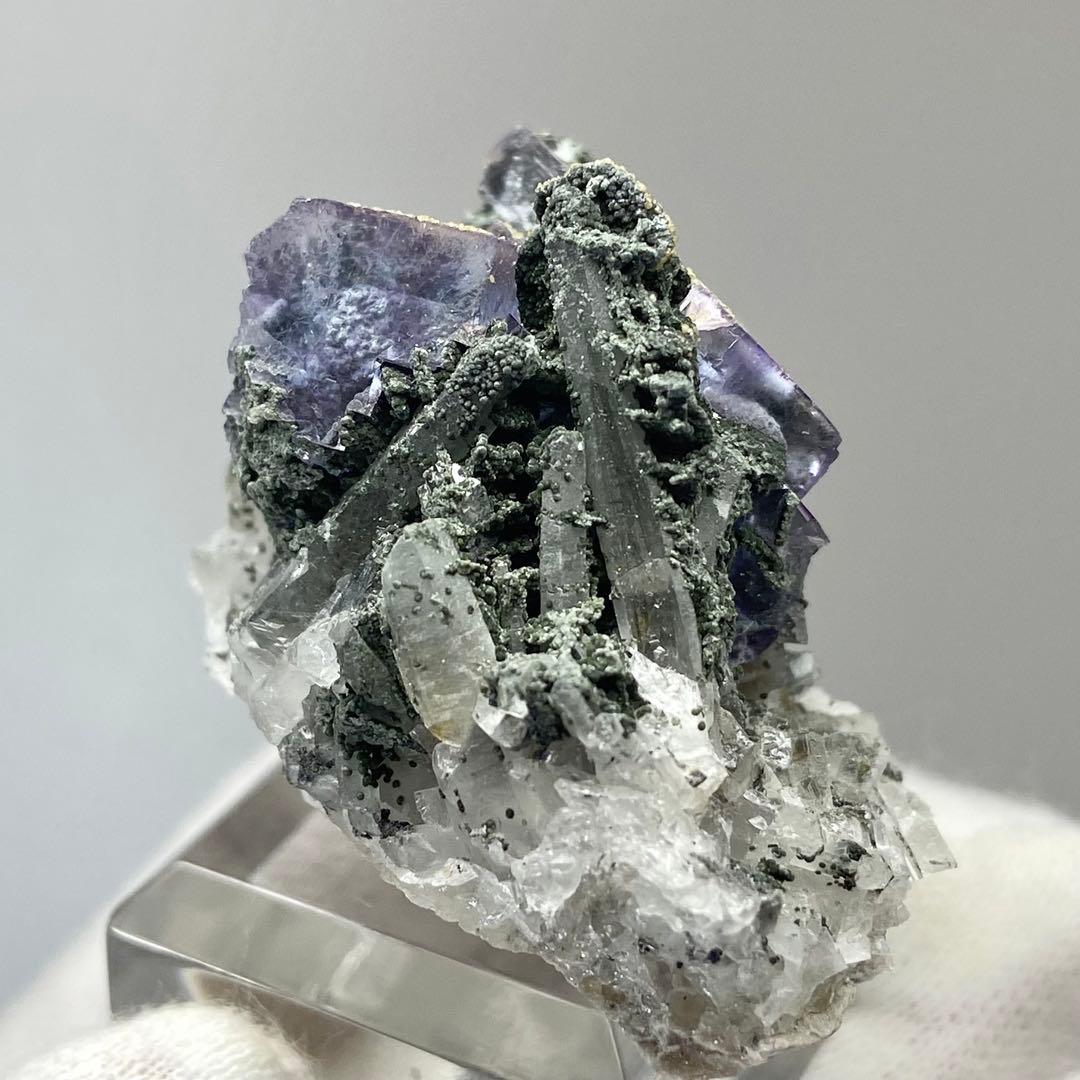 フローライト　クォーツ　ヤオガンシャン　鉱物標本　原石　天然石　ストーン　共生