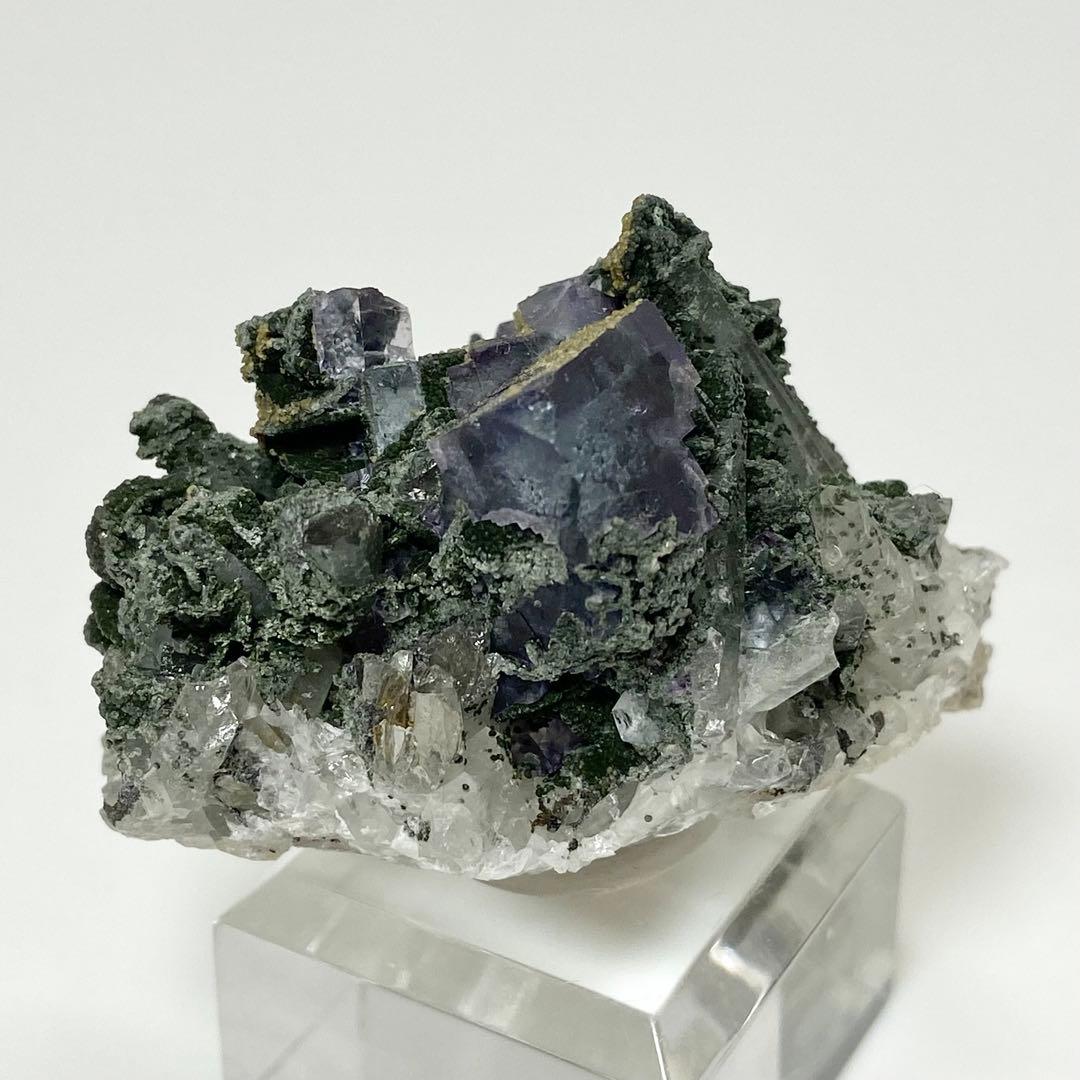 フローライト　クォーツ　ヤオガンシャン　鉱物標本　原石　天然石　ストーン　共生