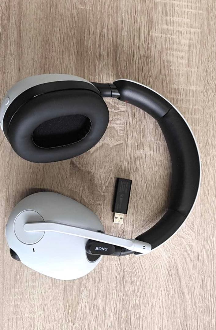 ソニー ゲーミングヘッドセット　INZONE H9 ホワイト色