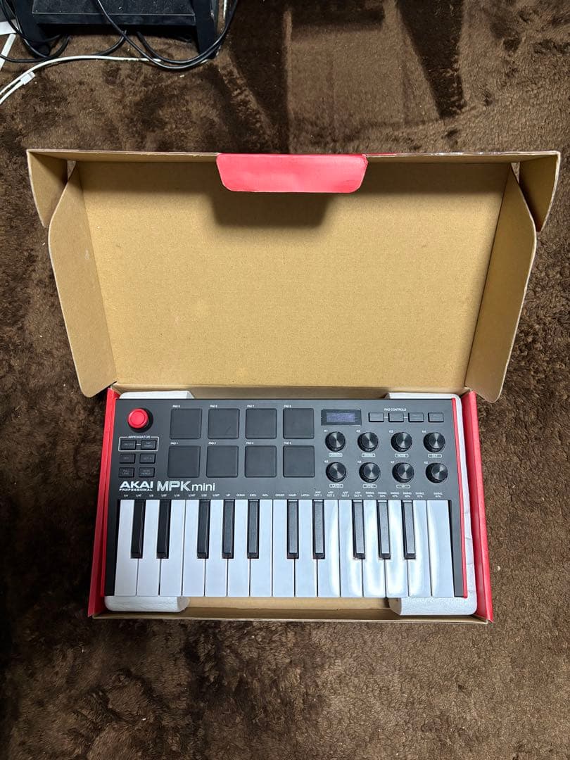 【美品】AKAI MPK mini MIDIコントローラー