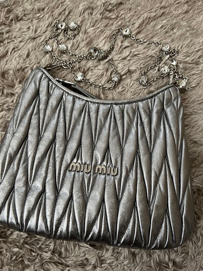 miu miu シルバー　ミニバッグ