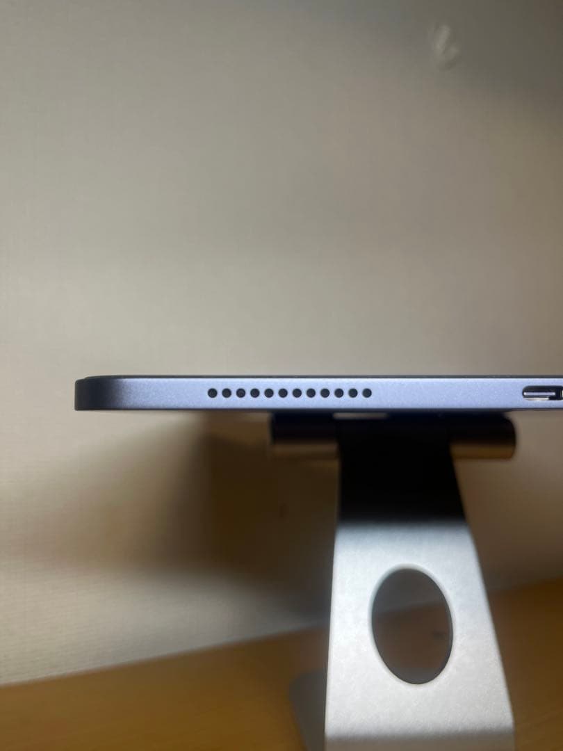 ［美品］iPadAir第5世代WiFiモデル 256GB M1チップ 整備済み品