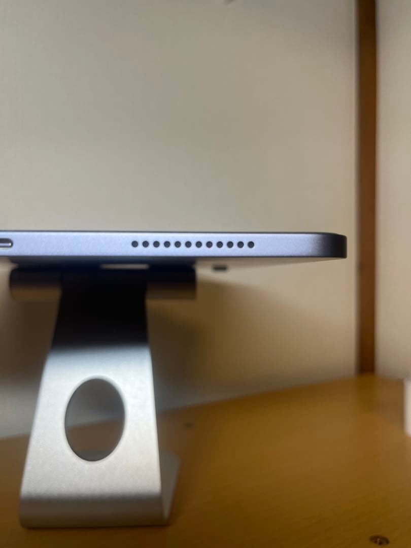 ［美品］iPadAir第5世代WiFiモデル 256GB M1チップ 整備済み品