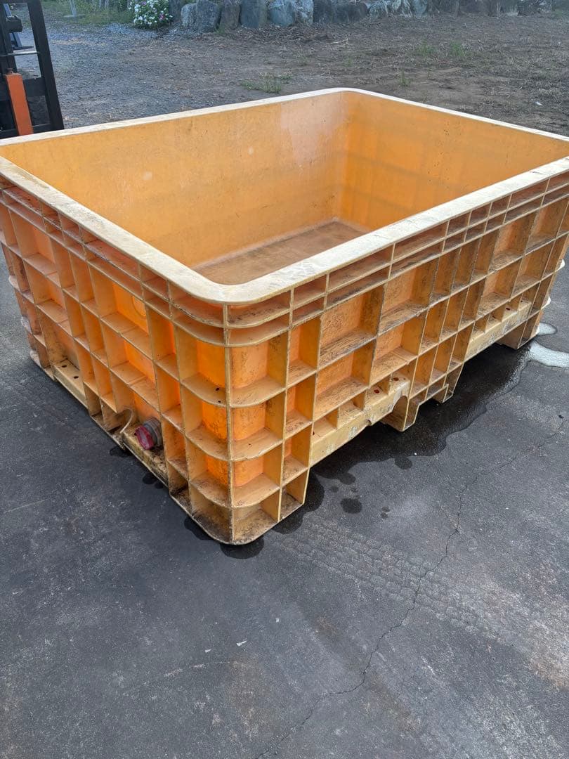 ジャンボックス1000ℓ サンコー　水槽　養殖　イケス　ジャンク　大型タンク