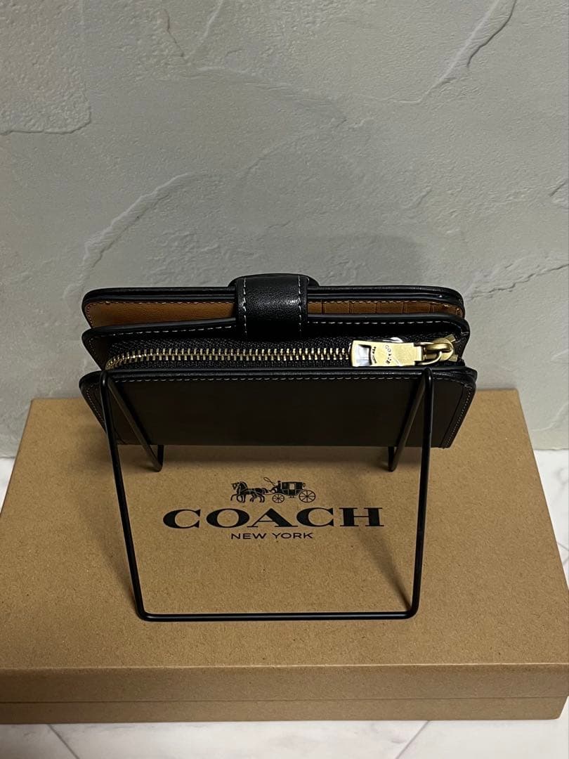 ✨️新品未使用✨COACH ブラックレザー 二つ折り財布