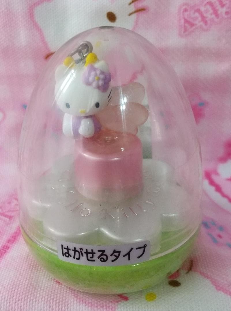 キティ　アイシャドウパレット　リップ＆グロス　ネイルカラー　マスコット　蝶