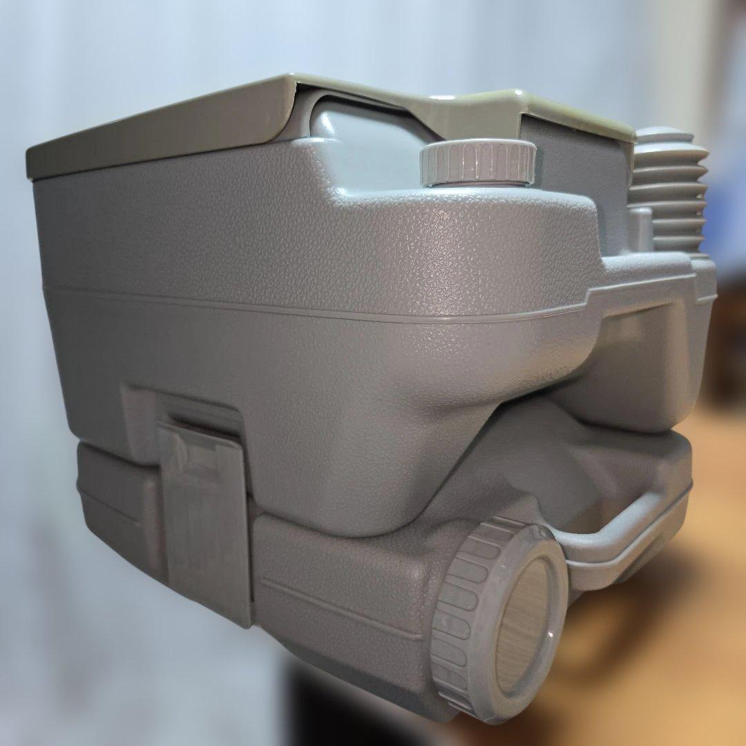 新品 未使用 災害時 車等の水洗ポータブルトイレ