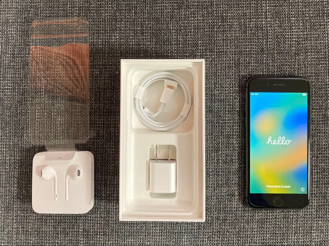 Apple iPhone 8スペースグレイ64GB