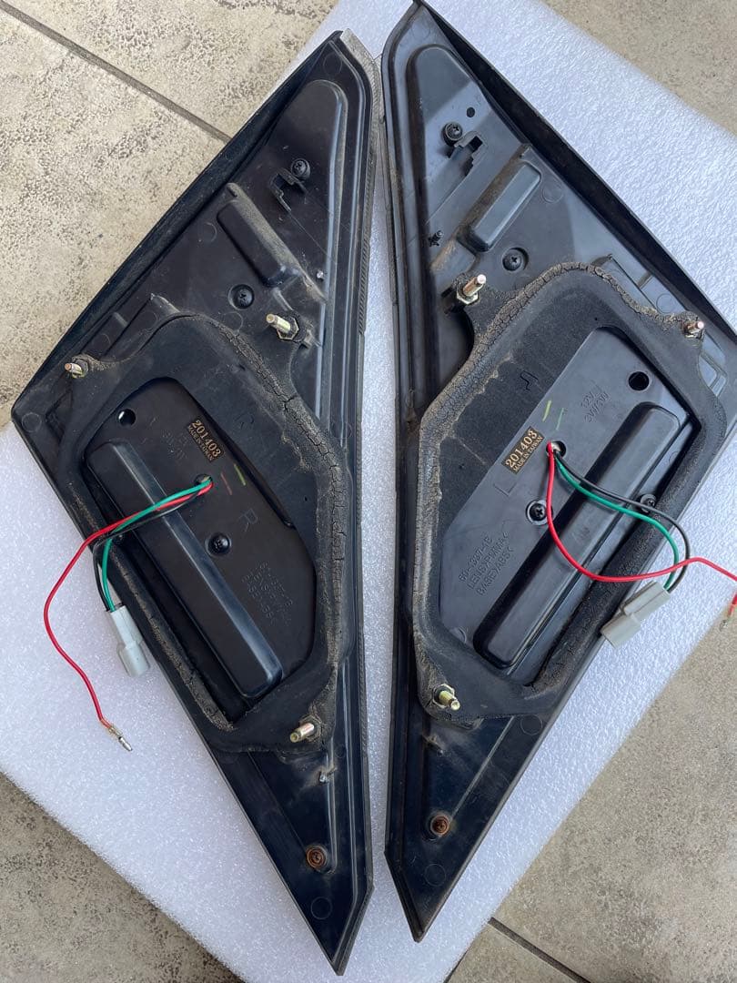 ウ*ー様 ヴェルファイア20、アルファード20　テールランプバレンティー