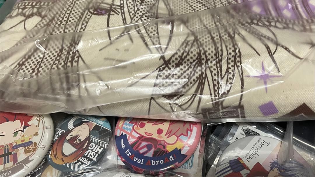 ①アニメグッズ大量まとめ売り80点 缶バッジ アクキー
