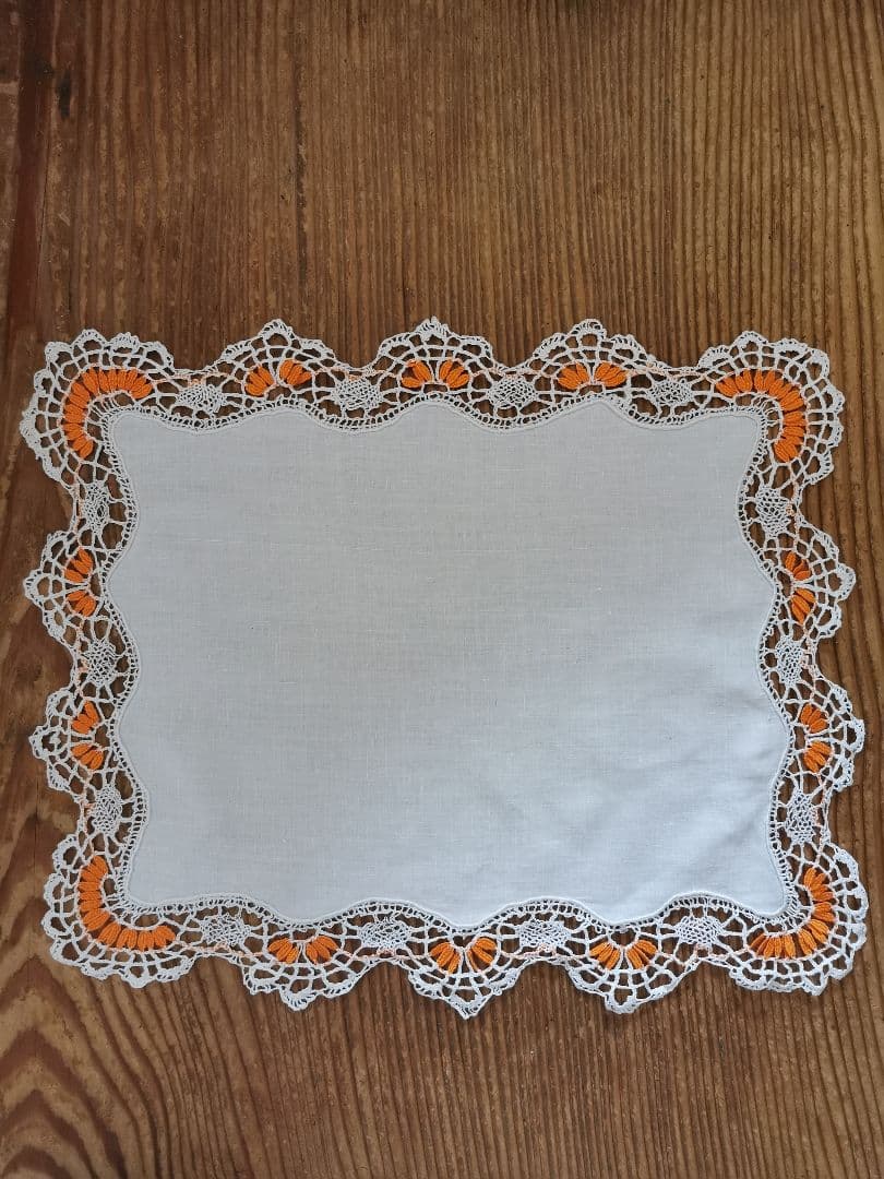 アンティークフランス 透かしレース スカラップフリル装飾 リネンクロス ドイリー