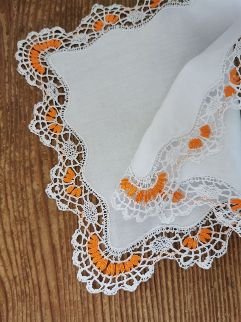 アンティークフランス 透かしレース スカラップフリル装飾 リネンクロス ドイリー