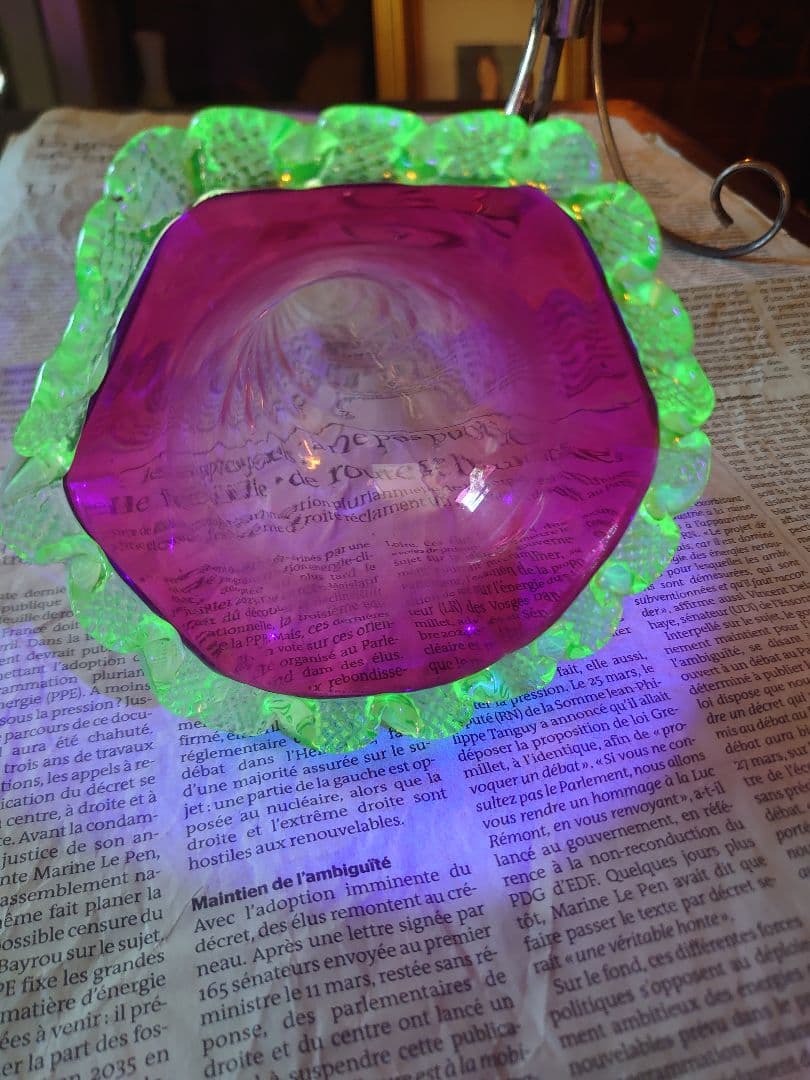 イギリス1930s'イパーン クランベリー＆ヴァセリン(ウラン)フラワーベース