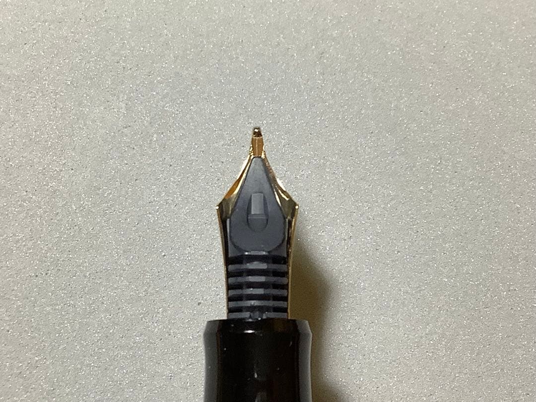 パイロットの万年筆　カスタム74　ブラック　ペン種: B（太字）