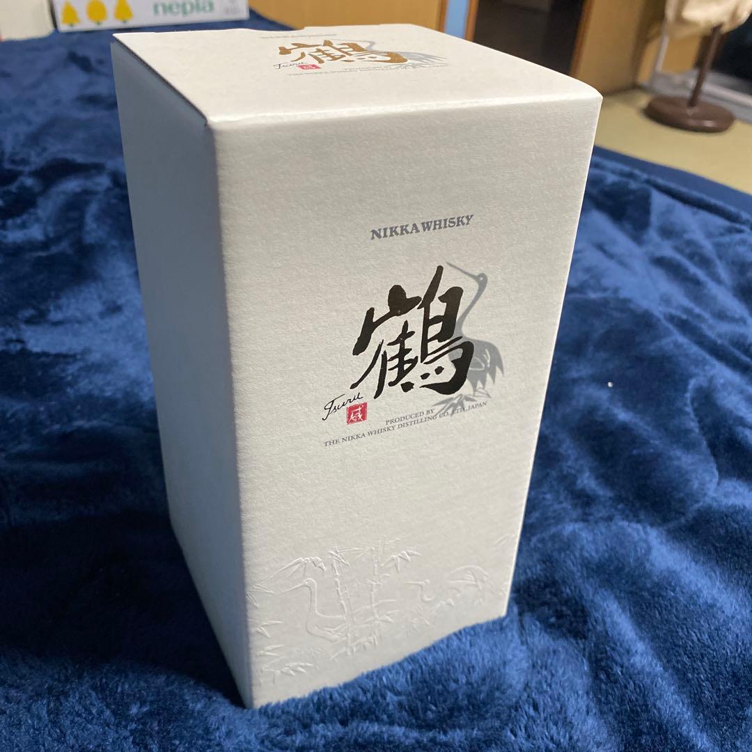 【未開封】NIKKA 鶴 ウイスキー 700ml 専用パッケージ付き
