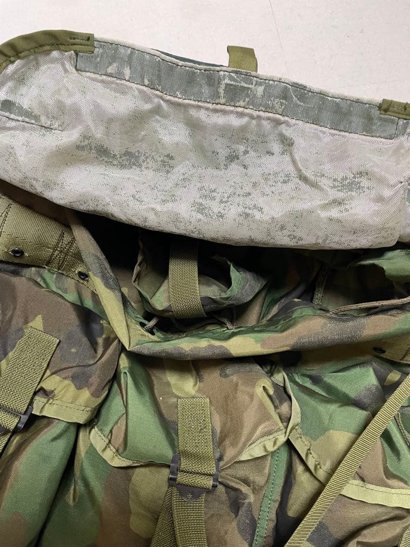 アメリカ軍/米軍放出品？ アリスパック ミリタリーバックパック ウッドランド迷彩
