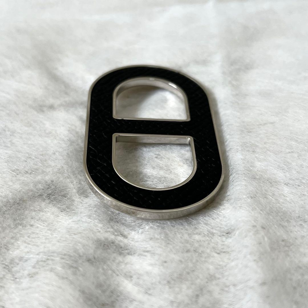 HERMES　シェーヌダンクル　バッジ　ブローチ　ブラック　黒　シルバー　箱付き