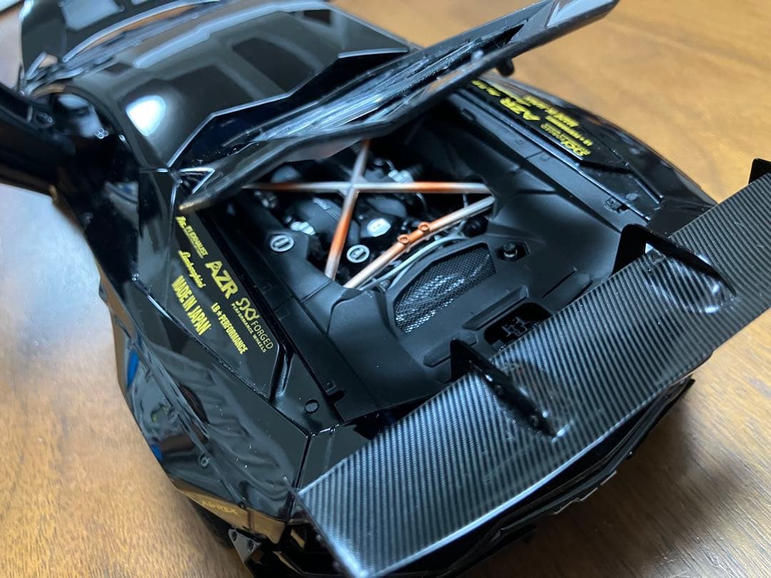 1/18 オートアート　AUTOart ランボルギーニ アヴェンタドールLBWK