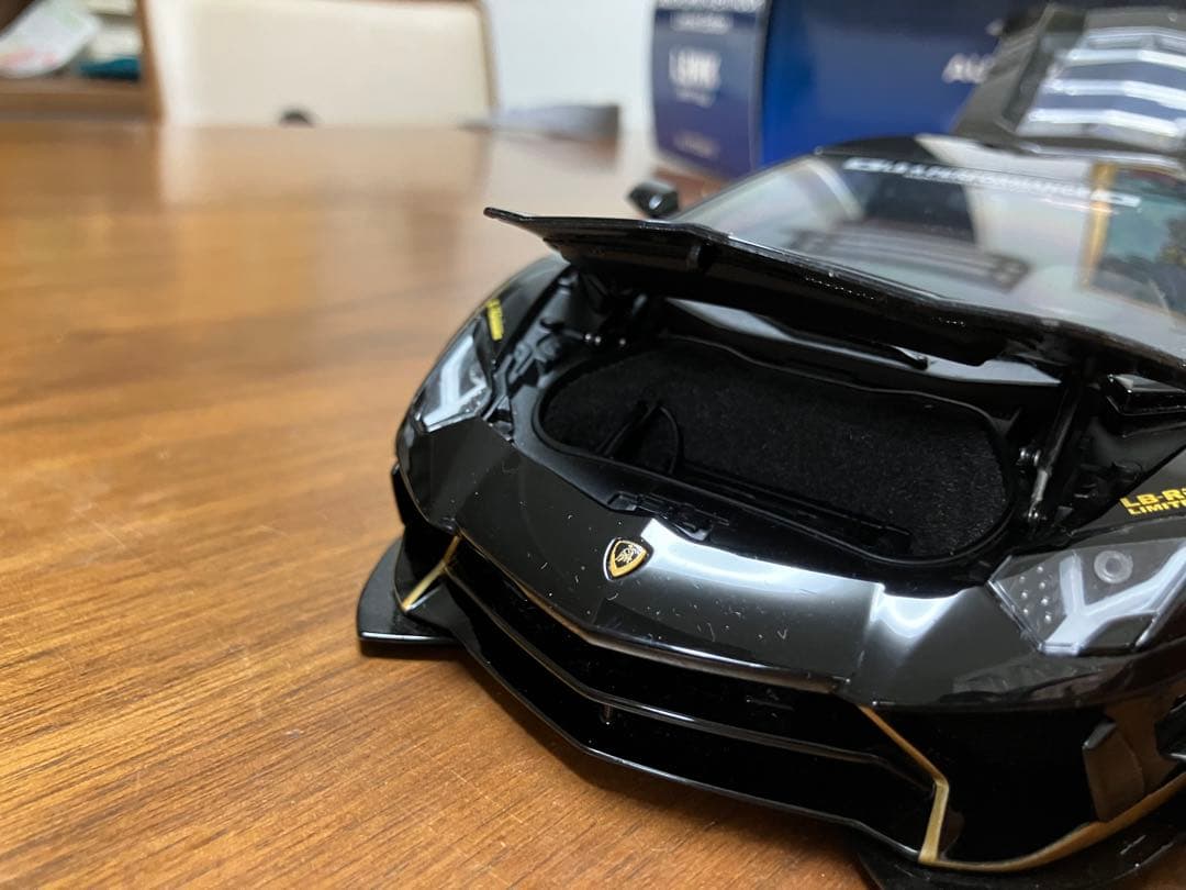 1/18 オートアート　AUTOart ランボルギーニ アヴェンタドールLBWK