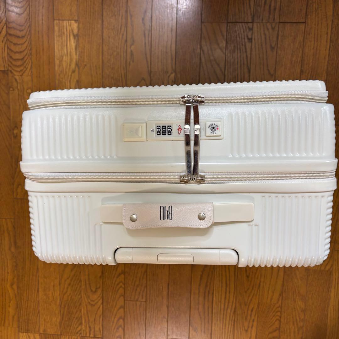 【るるれれろ】B4U スーツケース　Mサイズ　ホワイト