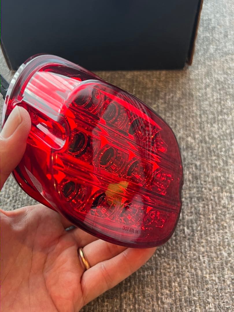 ハーレー純正 テールライトキット 赤/ナンバー灯白LED付き